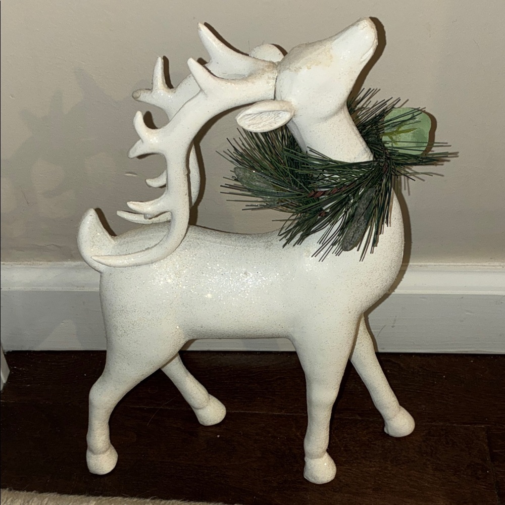 Cute Elegant White Sparkly Reindeer Holiday Decor 🤍🦌